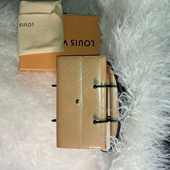 Louis Vuitton Vernis Sarah Wallet EUC - Picture 1 of 17